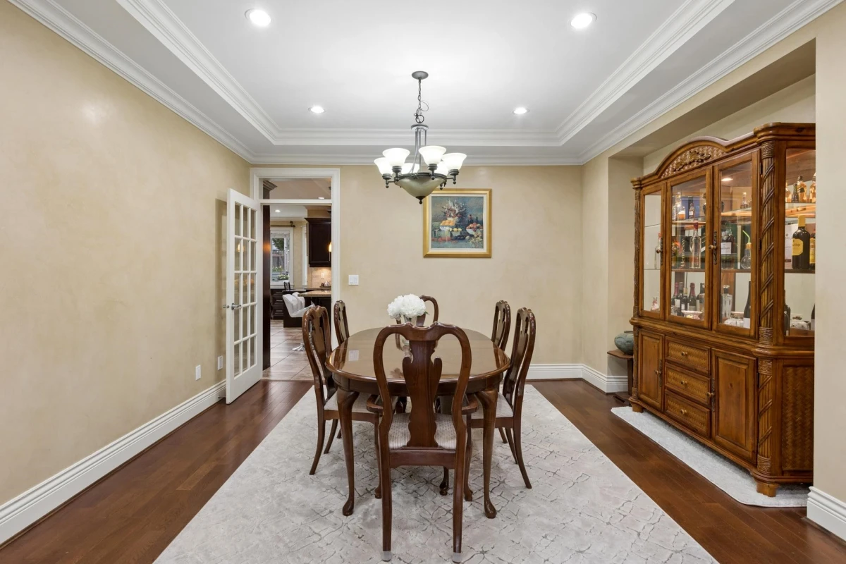 Dining Area Photo of 418 E 13th Street, North Vancouver, BC