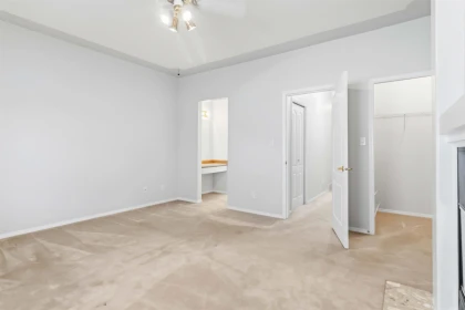 Primary Bathroom Photo of 112 46385 First Avenue, Chilliwack, BC