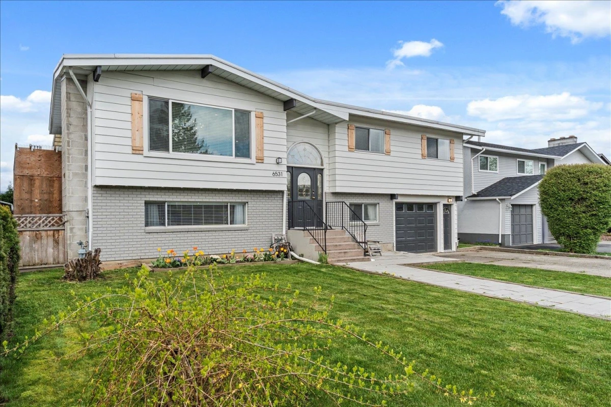 Living Room Photo of 6531 Wiltshire Street, Chilliwack, BC