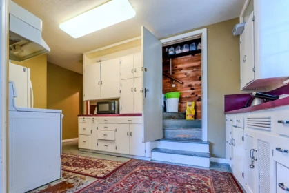 Kitchen Island Photo of 46220 Maple Avenue, Chilliwack, BC