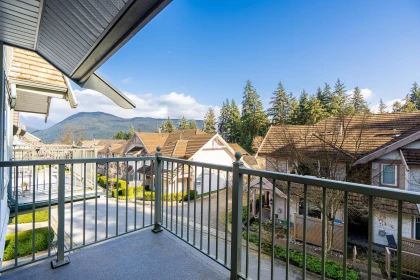 Breakfast Nook Photo of 5 2351 Parkway Boulevard, Coquitlam, BC