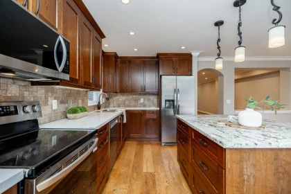 Kitchen Island Photo of 5 2351 Parkway Boulevard, Coquitlam, BC