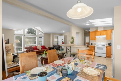 Kitchen Island Photo of 37 6035 Vedder Road, Chilliwack, BC