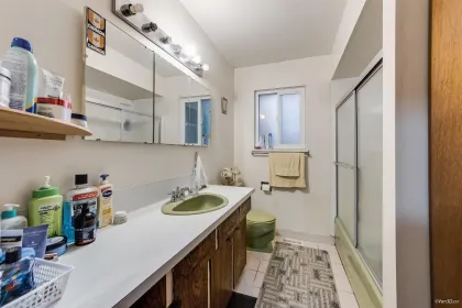 Kitchen Photo of 12513 91 Avenue, Surrey, BC