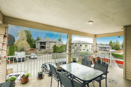 Breakfast Nook Photo of 14076 72 Avenue, Surrey, BC