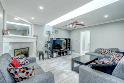Staircase Photo of 14076 72 Avenue, Surrey, BC