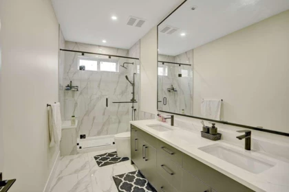 Walk-In Closet Photo of 2828 Babich Street, Abbotsford, BC