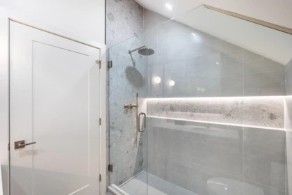 Entry Foyer Photo of 2 3345 W 13th Avenue, Vancouver, BC