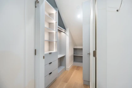 Hallway Photo of 2 3345 W 13th Avenue, Vancouver, BC