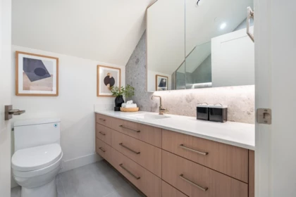 Mudroom Photo of 2 3345 W 13th Avenue, Vancouver, BC