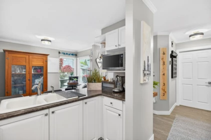 Kitchen Island Photo of 21 11950 Laity Street, Maple Ridge, BC