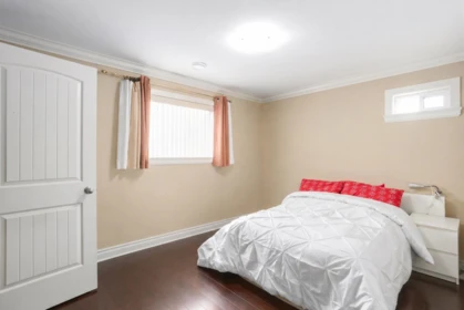 Entry Foyer Photo of 213 Hume Street, New Westminster, BC