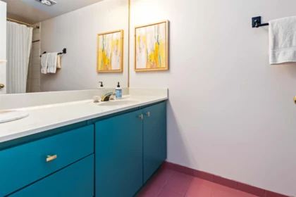 Guest Bathroom Photo of 802 1455 Duchess Avenue, West Vancouver, BC