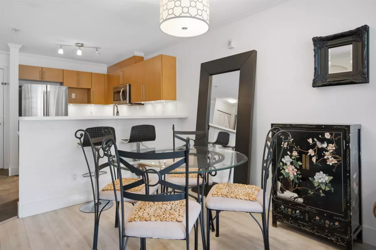 Dining Area Photo of 154 1100 E 29th Street, North Vancouver, BC