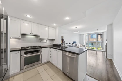 208 9373 Hemlock Drive, Richmond, BC, Richmond — Apartment/Condo for sale