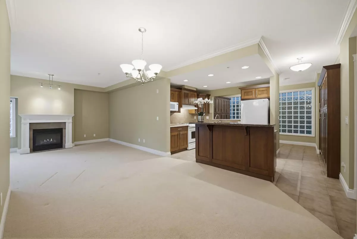 Living Room Photo of 203 15357 17a Avenue, Surrey, BC