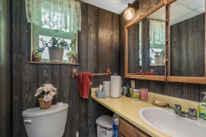 Guest Bathroom Photo of 13282 97 Avenue, Surrey, BC