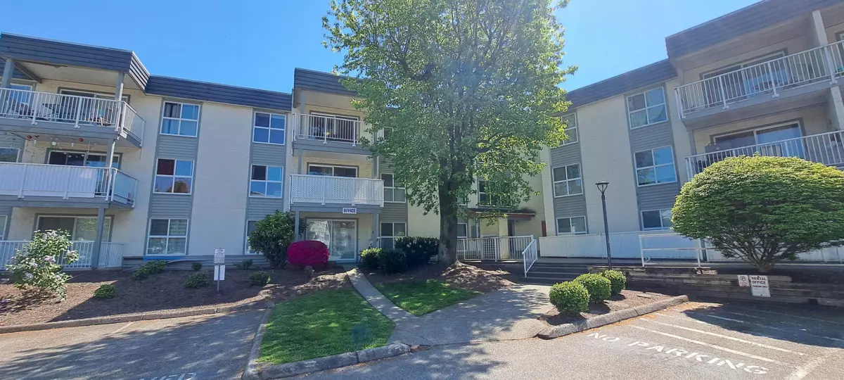 Exterior Rear Photo of 305 32870 George Ferguson Way, Abbotsford, BC