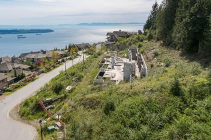 Garden / Landscaping Photo of 2345 Kadlec Court, West Vancouver, BC