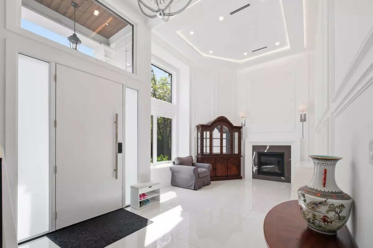 Living Room Photo of 6591 Goldsmith Drive, Richmond, BC