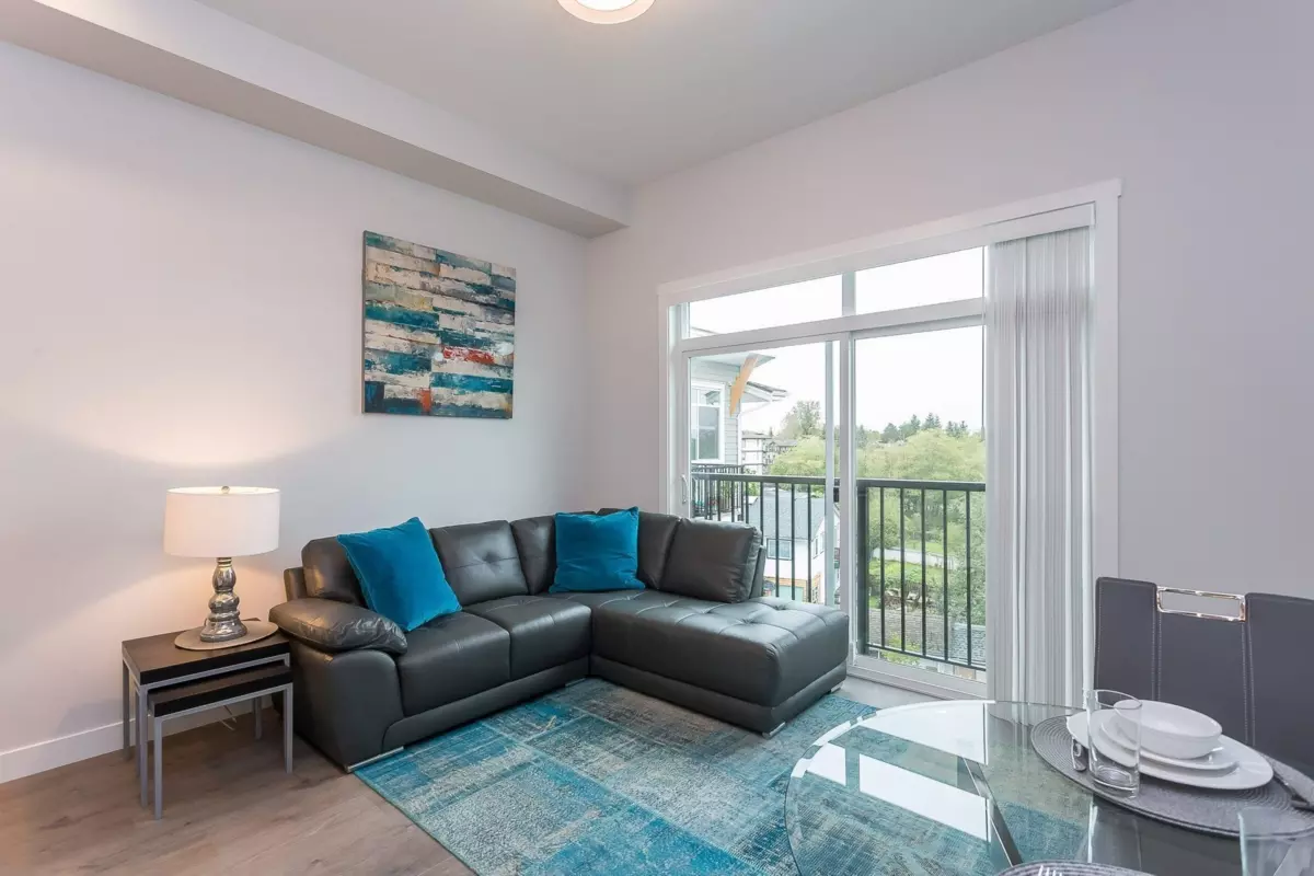 Living Room Photo of 405 19940 Brydon Crescent, Langley, BC
