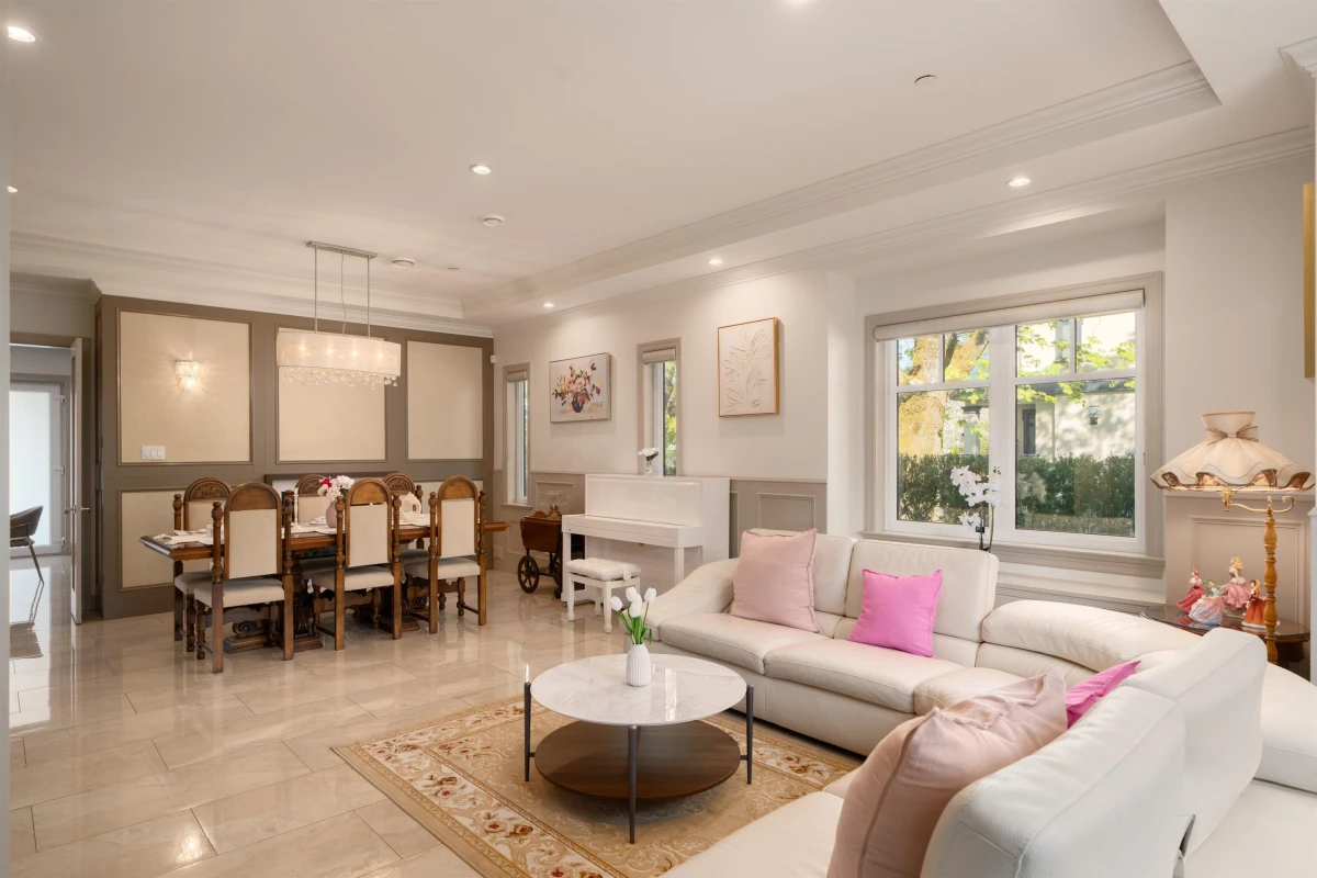 Family Room Photo of 4103 W 11th Avenue, Vancouver, BC