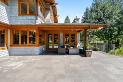 Entry Foyer Photo of 3091 Mathers Avenue, West Vancouver, BC