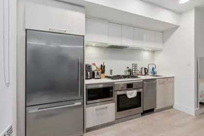 Kitchen Photo of 707 680 Seylynn Crescent, North Vancouver, BC