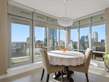 Kitchen Island Photo of 2902 1028 Barclay Street, Vancouver, BC