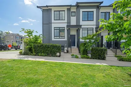 82 2075 Oak Meadows Drive, Surrey, BC, Surrey — Townhouse for sale