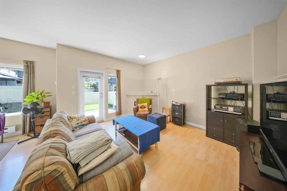 Dining Area Photo of 34 18181 68 Avenue, Surrey, BC