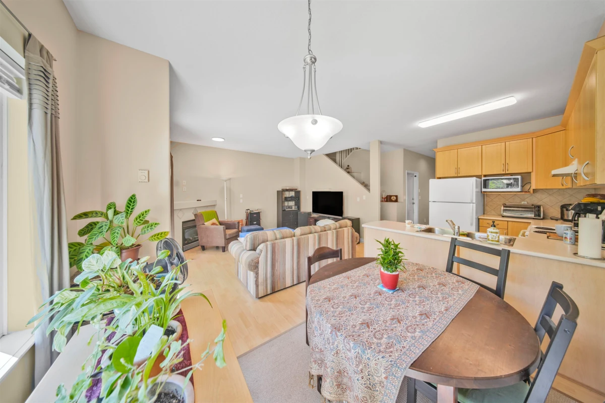 Living Room Photo of 34 18181 68 Avenue, Surrey, BC