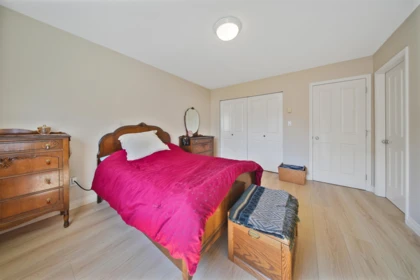 Primary Bathroom Photo of 34 18181 68 Avenue, Surrey, BC