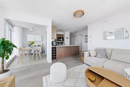 Kitchen Island Photo of 3007 610 Granville Street, Vancouver, BC