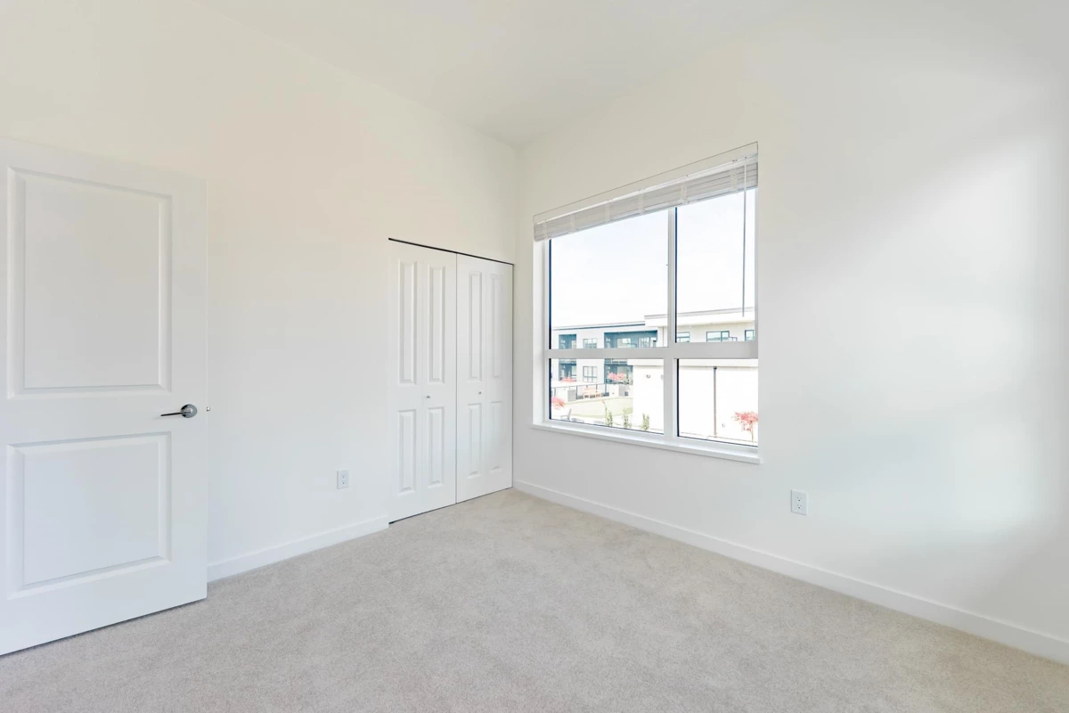 Family Room Photo of 607 15735 85 Avenue, Surrey, BC