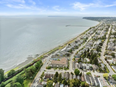 Fitness Center Photo Near 212 15621 Marine Drive, White Rock, BC