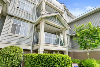 Hot Tub / Spa Photo of 212 15621 Marine Drive, White Rock, BC