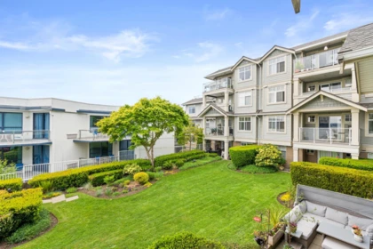 Office / Den Photo of 212 15621 Marine Drive, White Rock, BC