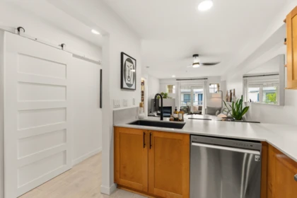 Walk-In Closet Photo of 212 15621 Marine Drive, White Rock, BC