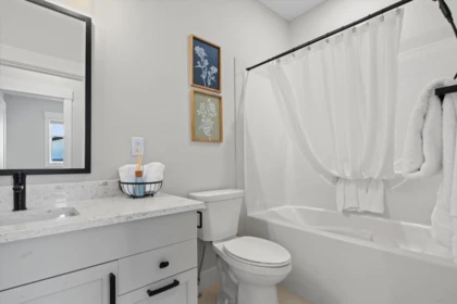 Guest Bathroom Photo of 2 46106 Riverside Drive, Chilliwack, BC