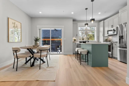 Kitchen Island Photo of 2 46106 Riverside Drive, Chilliwack, BC