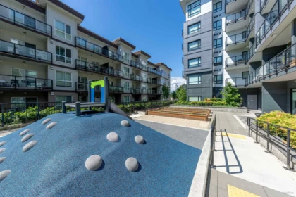 Front Yard Photo of 220 10777 138 Street, Surrey, BC