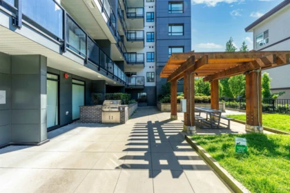 Garden / Landscaping Photo of 220 10777 138 Street, Surrey, BC