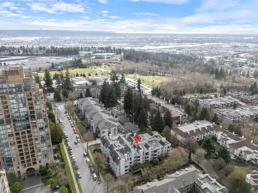Backyard Photo of 205 7465 Sandborne Avenue, Burnaby, BC