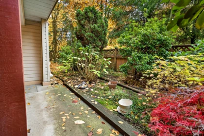 Garden / Landscaping Photo of 107 1215 Pacific Street, Coquitlam, BC