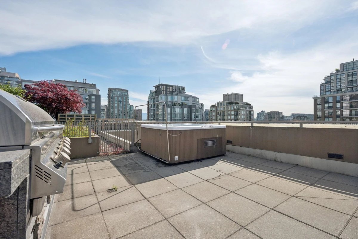 Exterior Rear Photo of 2005 1055 Richards Street, Vancouver, BC