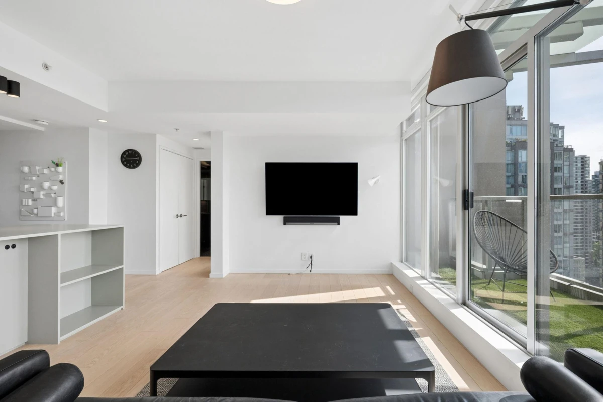Family Room Photo of 2005 1055 Richards Street, Vancouver, BC
