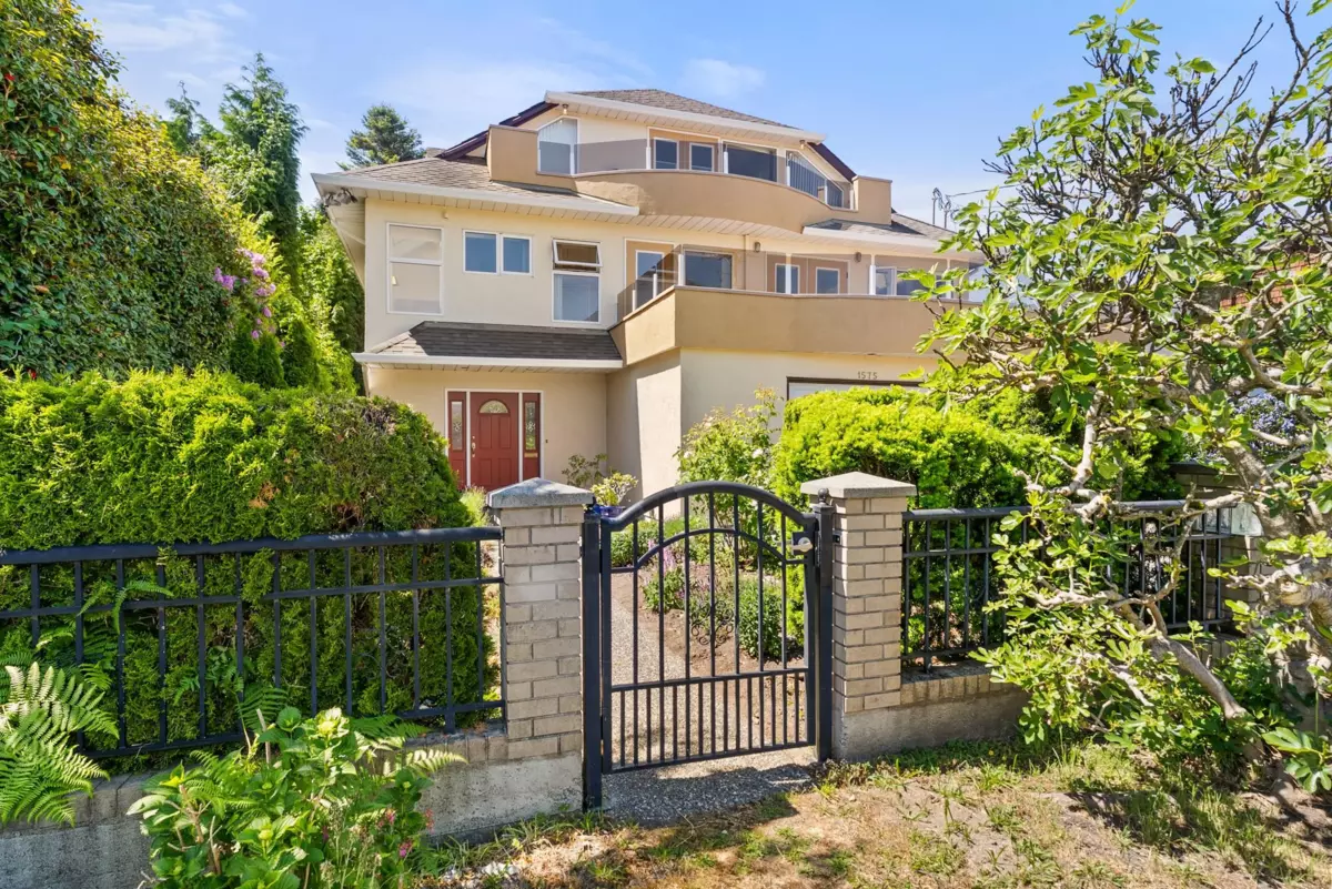 Exterior Rear Photo of 1575 Beach Grove Road, Delta, BC