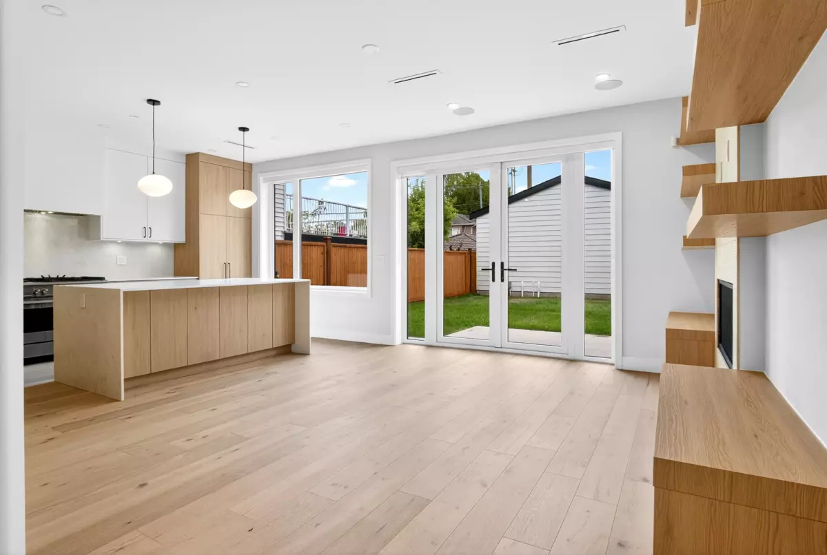 Family Room Photo of 2 2741 E 7th Avenue, Vancouver, BC