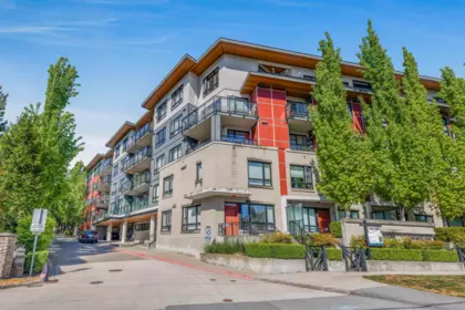 Garden / Landscaping Photo of 112 13931 Fraser Highway, Surrey, BC